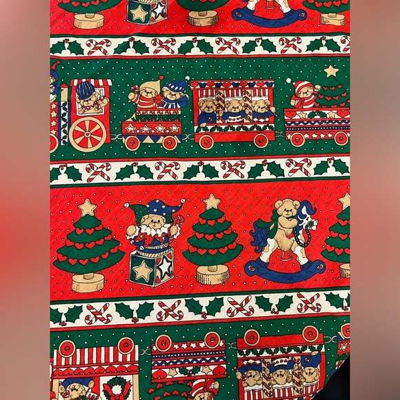 LUCY RIGG LUCY‎ & ME VINTAGE RED CHRISTMAS BEARS 82x57 TABLECLOTH EUC - Picture 3 of 5
